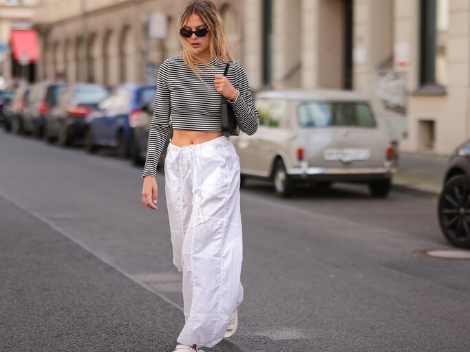 Beim Styling von weißen Hosen gibt es ein paar Dinge zu beachten! | © Getty Images/Jeremy Moeller 