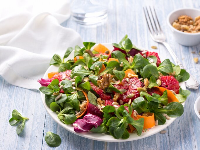 Rote-Bete-Salat mit Blutorangen  | © olepeshkina/Shutterstock.com