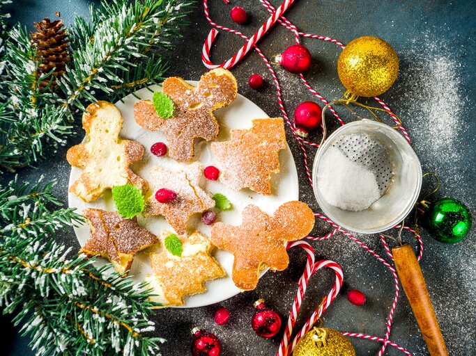 Besondere Pfannkuchen in weihnachtlicher Form | © Shutterstock.com/Rimma Bondarenko