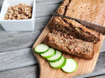 Zucchinibrot | © Getty Images/	sean nalaboff