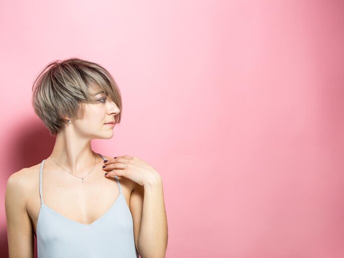 Damen hinterkopf haare kurze Hübsch Frauen