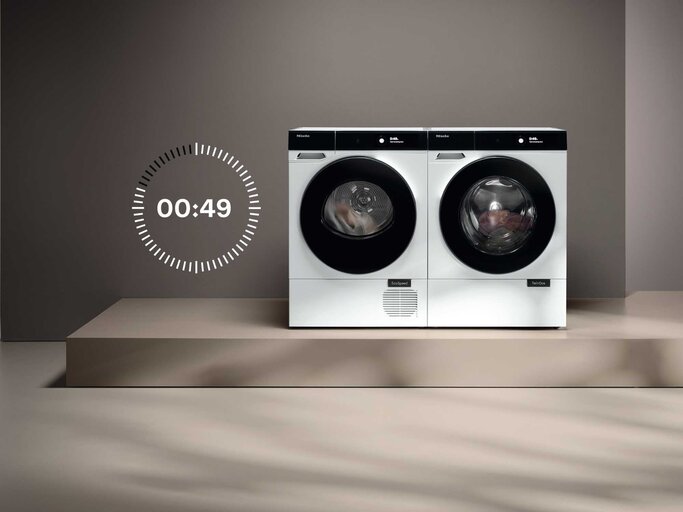 Waschen oder Trocknen in nur 49 Minuten Mit den effektiven und effizienten Kurzprogrammen ist Ihre Wäsche in nur 49 Minuten gründlich gewaschen und ebenso schnell perfekt getrocknet. | © Miele