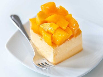 Mango Torte | © Adobe Stock/satit