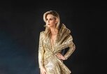 Chantal Janzen in goldenem Kleid beim ESC 2021 | © Instagram | @chantaljanzen.official